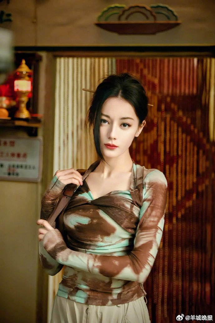 2025高产演员TOP10榜单揭晓，迪丽热巴、赵丽颖等入围