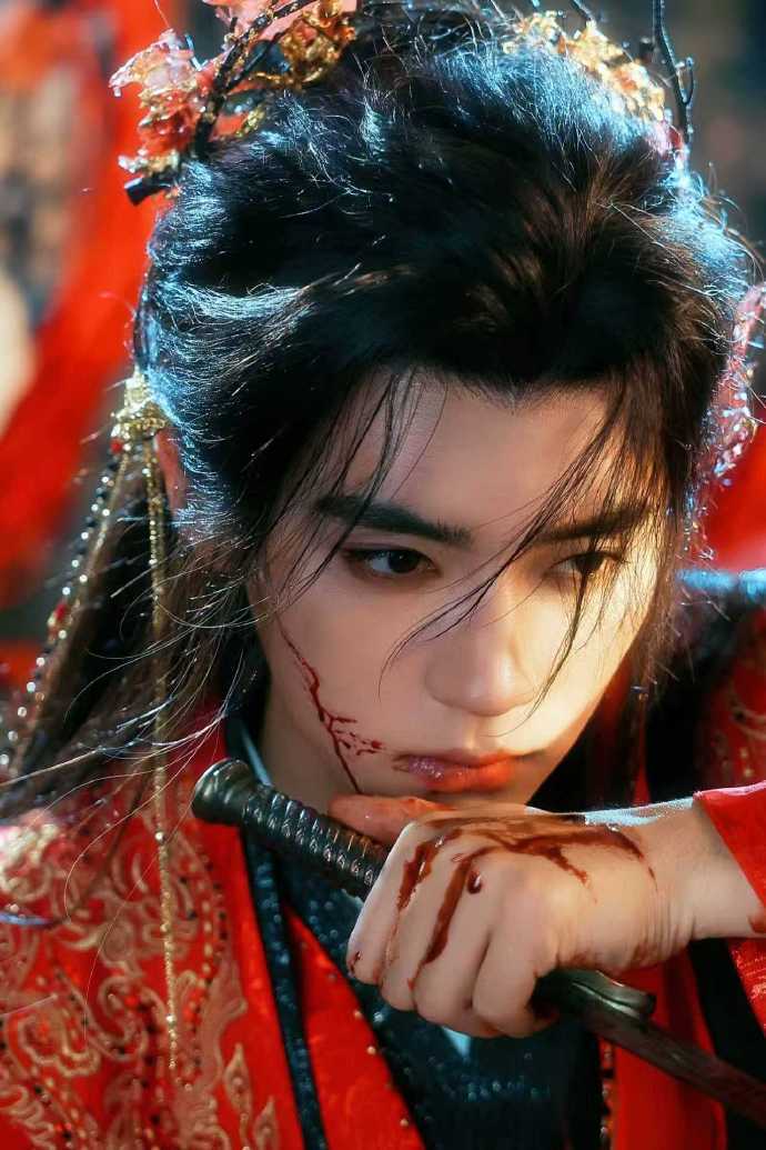 周翊然红衣魔教少主造型曝光