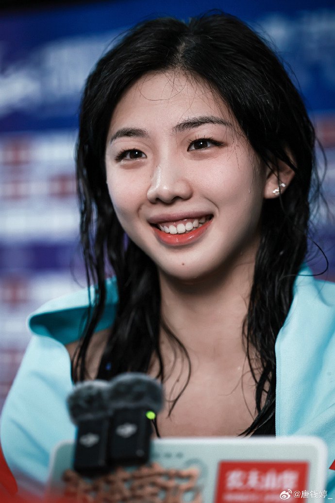 唐钱婷游泳公开赛夺两金，提前完成50米目标