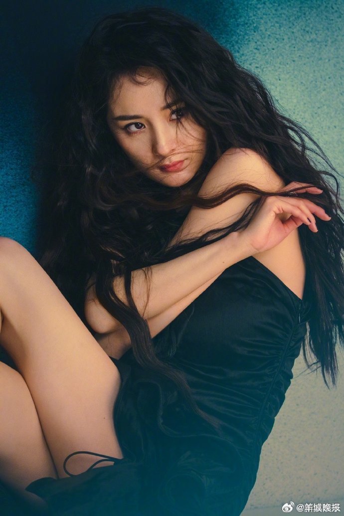 女星羊毛卷造型盘点，杨幂热巴杨紫等演绎多风格