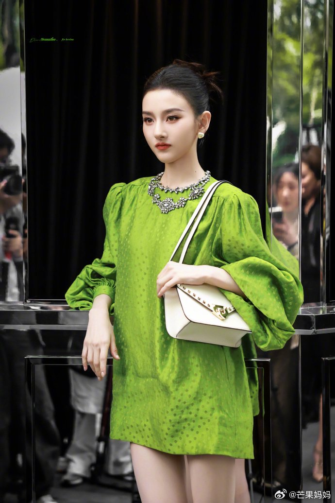 宋祖儿明艳造型展现东方美感