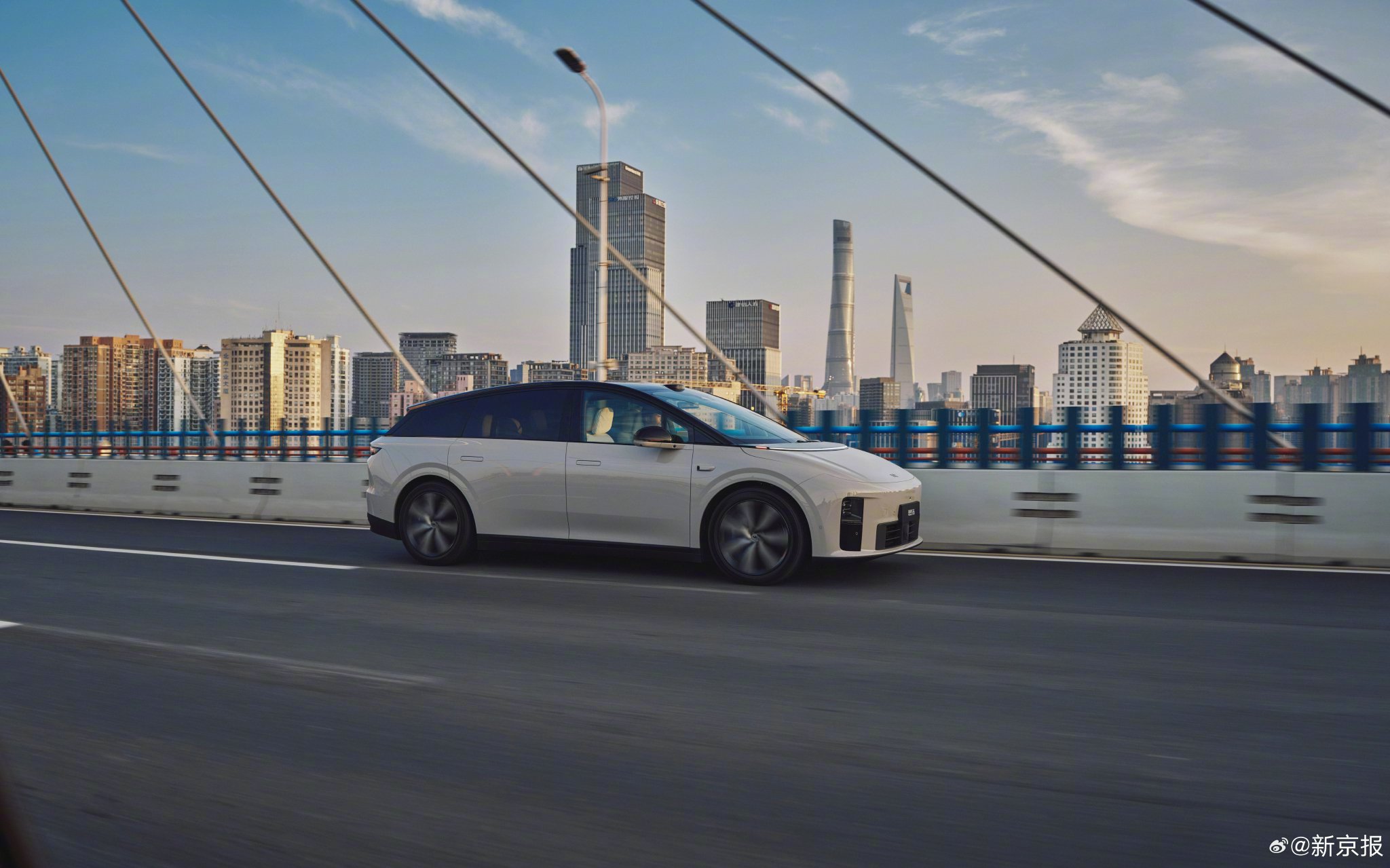 理想汽车Q3营收274亿，纯电车型订单破10万，MEGA召回致毛利率降至16.3%