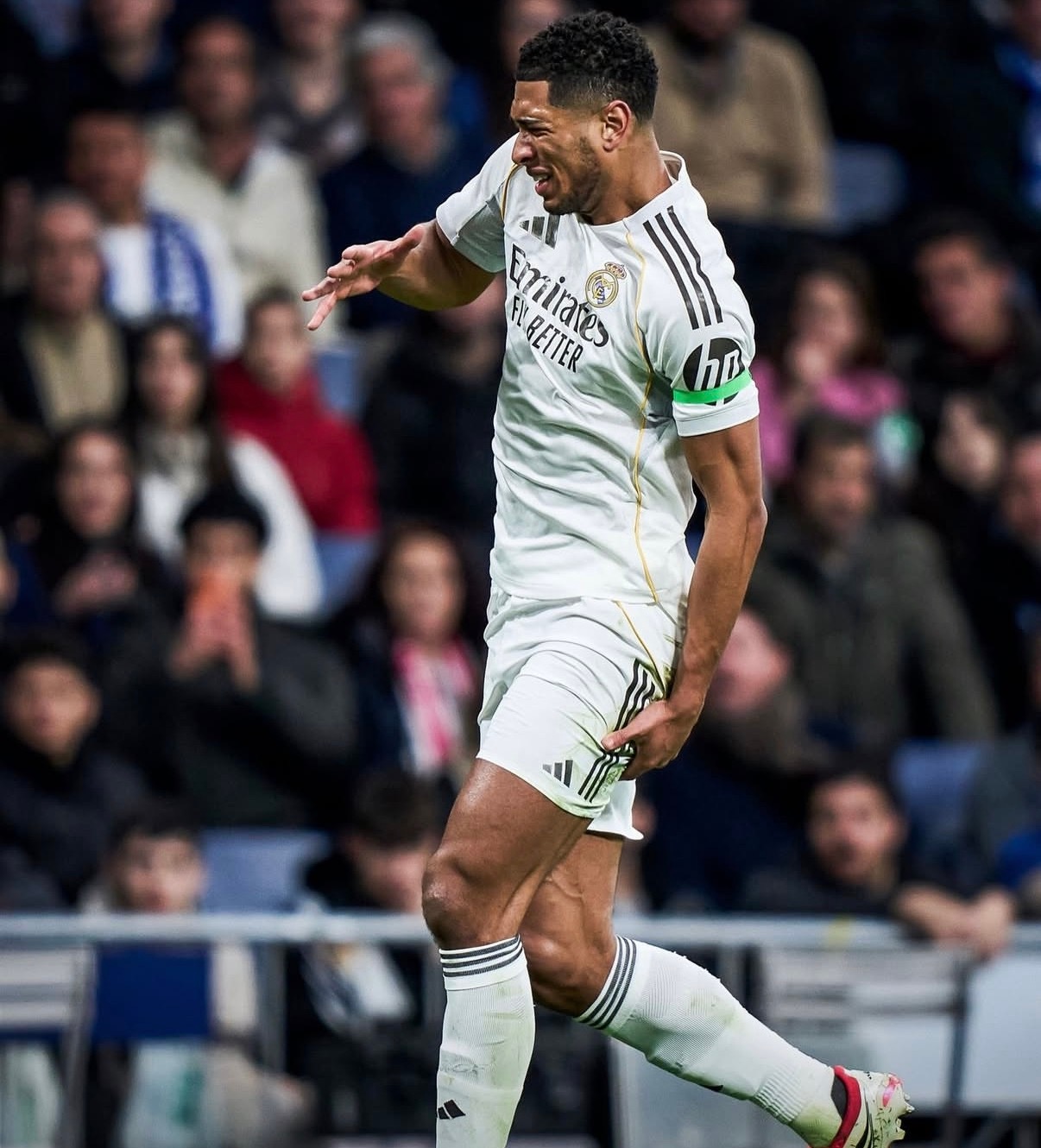 罗马诺称贝林厄姆左腿半腱肌受伤将缺阵一个月