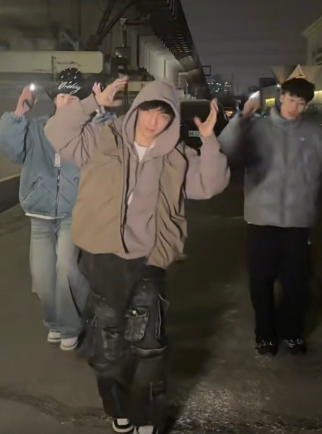 张艺兴长沙鸳鸯引热议