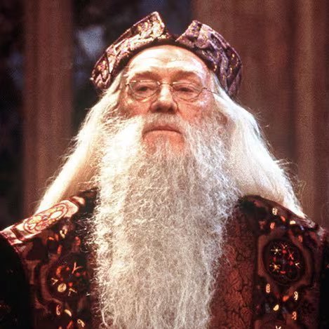 邓布利多首任扮演者理查德·哈里斯逝世23周年