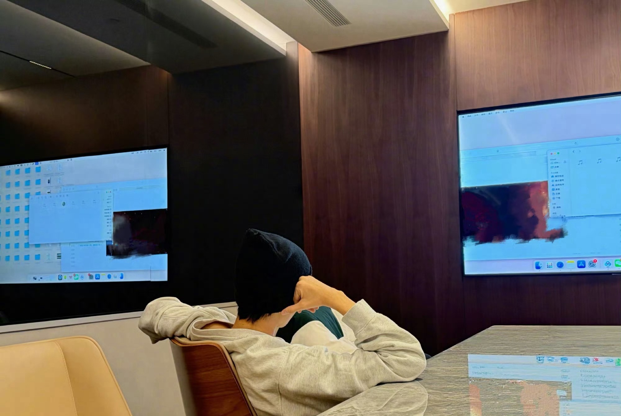 王俊凯营业图透露新歌线索或含五首作品