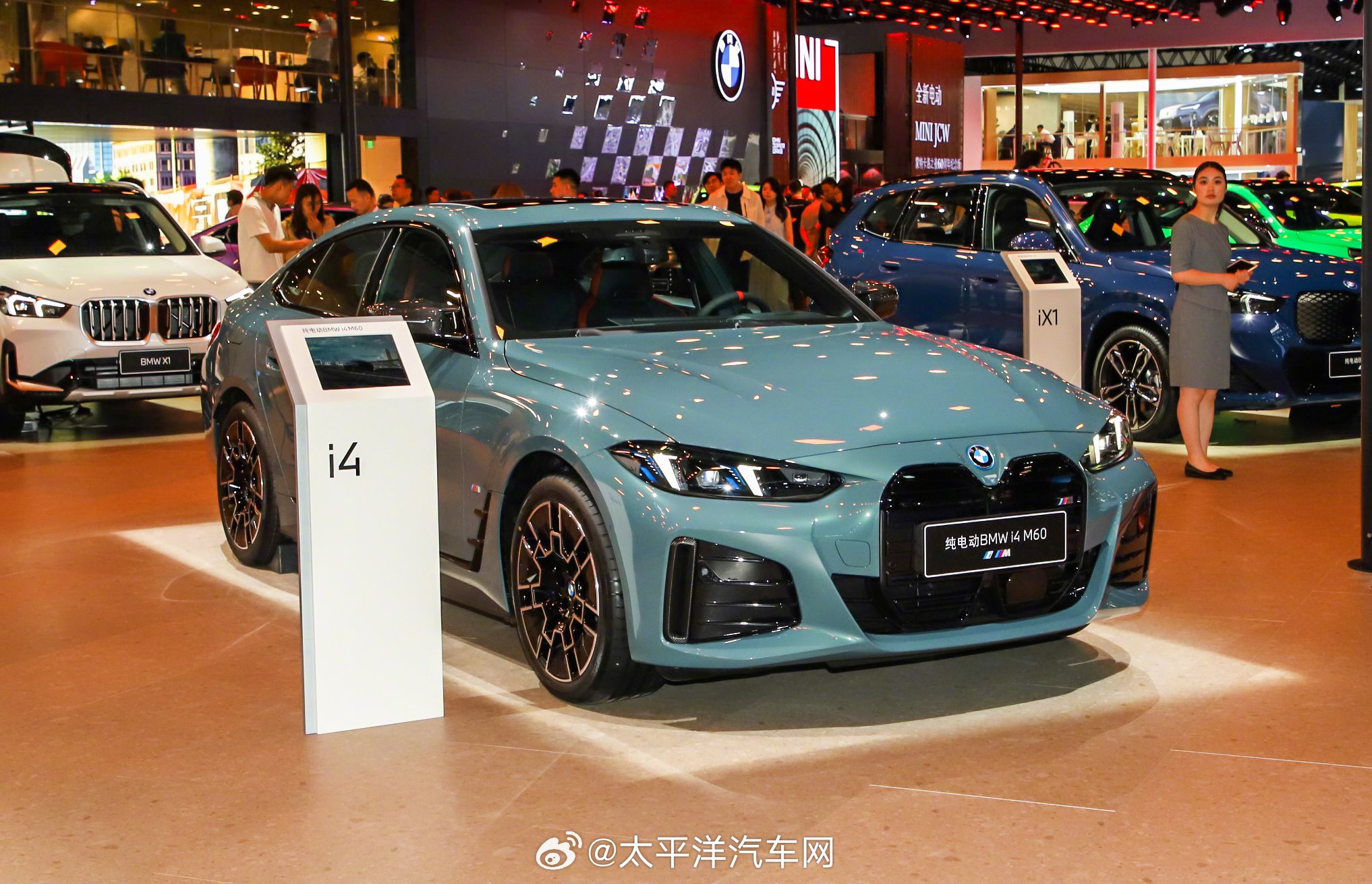 宝马i4 M60成都车展上市，售价54.99万