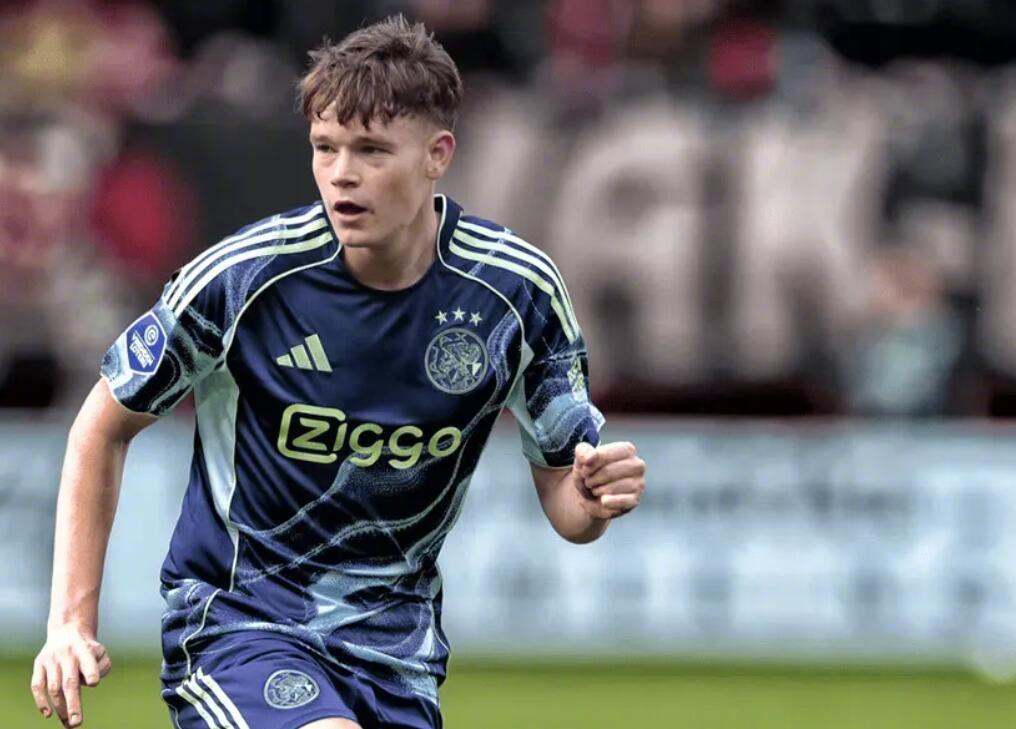 利物浦中场麦康奈尔租借阿贾克斯半赛季后提前返回