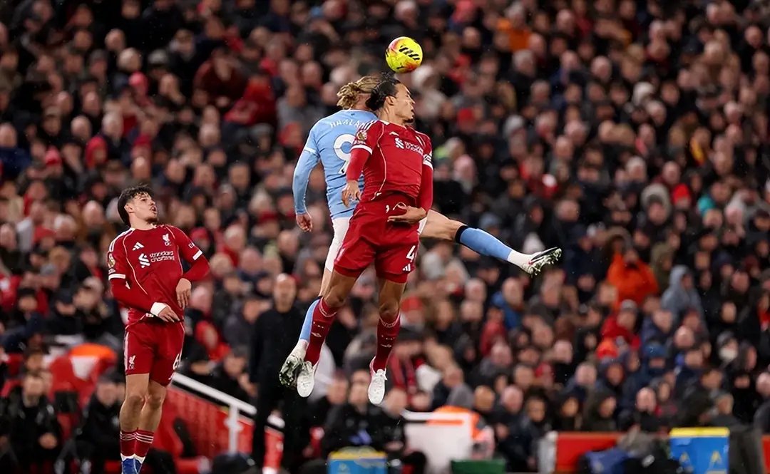 哈兰德传射补时点球绝杀，曼城2比1逆转利物浦完成赛季双杀