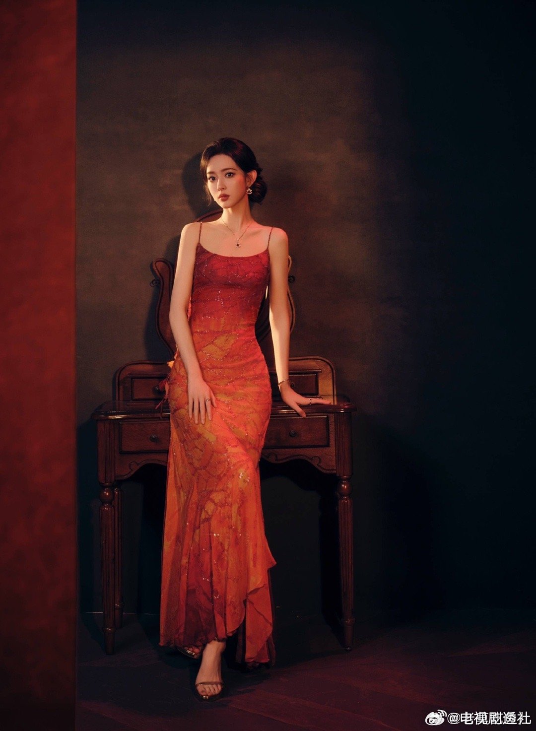 星光大赏女星红毯直播鞠婧祎陈都灵孟子义等亮相