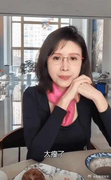 金巧巧回应腮肉消失，称系早年医美所致