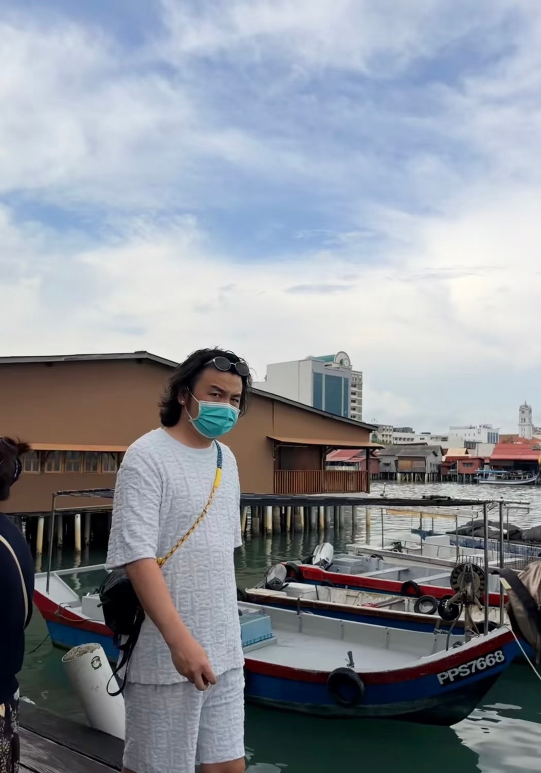 雷佳音造型太像流浪汉被路人错认