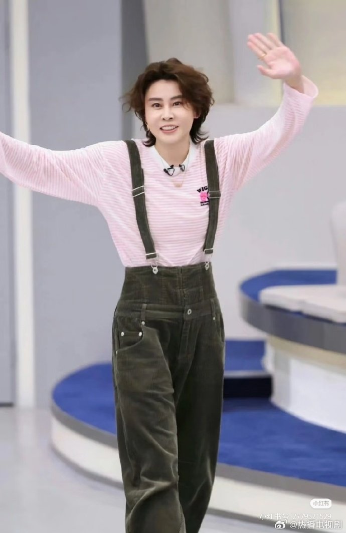 李小冉王濛唐艺昕组女团亮相你好星期六