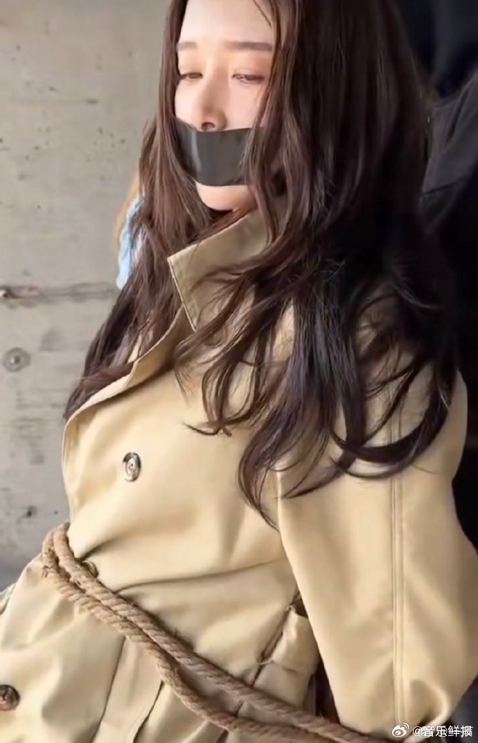 阚清子克服恐高挑战成功