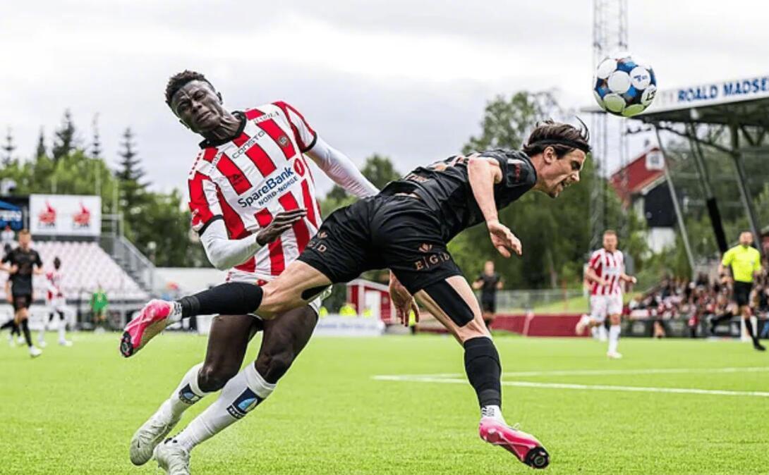 曼联切尔西争夺19岁冈比亚后卫金特赫