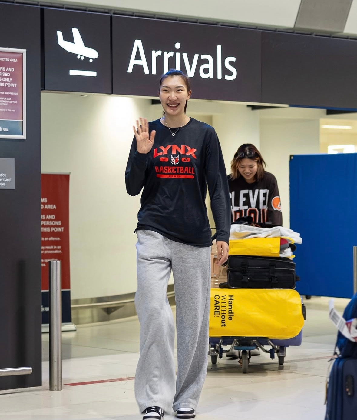 韩旭新赛季加盟澳大利亚女篮联赛