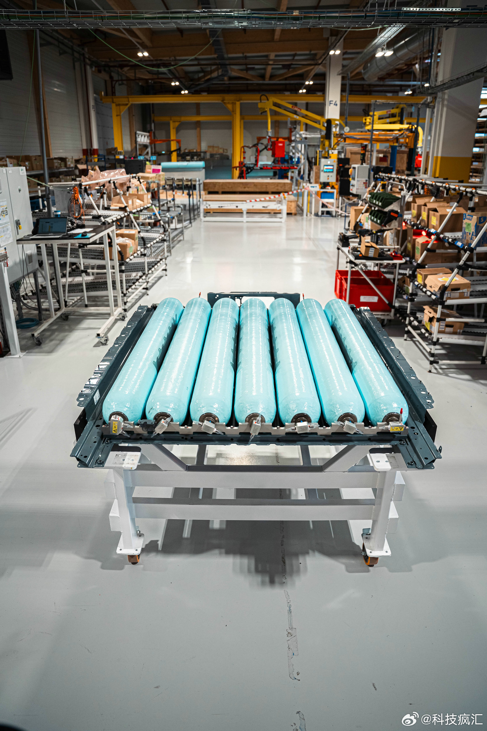 宝马氢能X5续航750公里，2028年上市