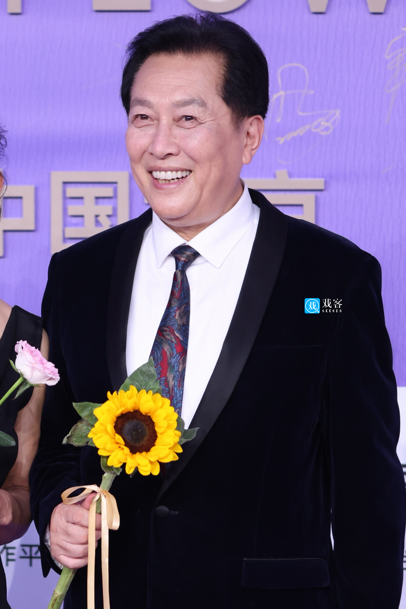 众星亮相百花奖闭幕红毯，生图直击