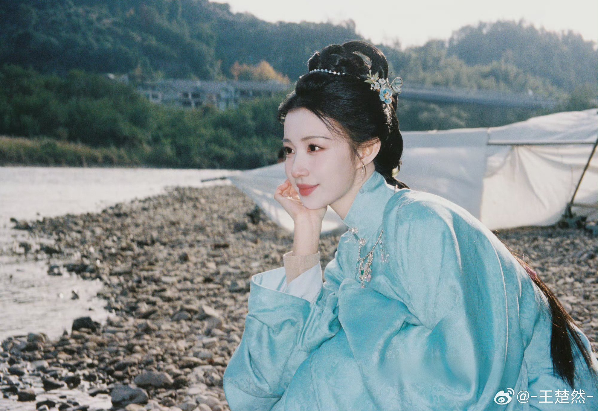 杨幂宋祖儿周也王楚然集结演绎全女穿越剧