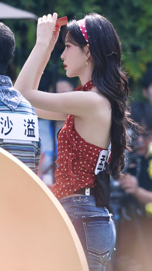 孟子义腰围纤细引热议