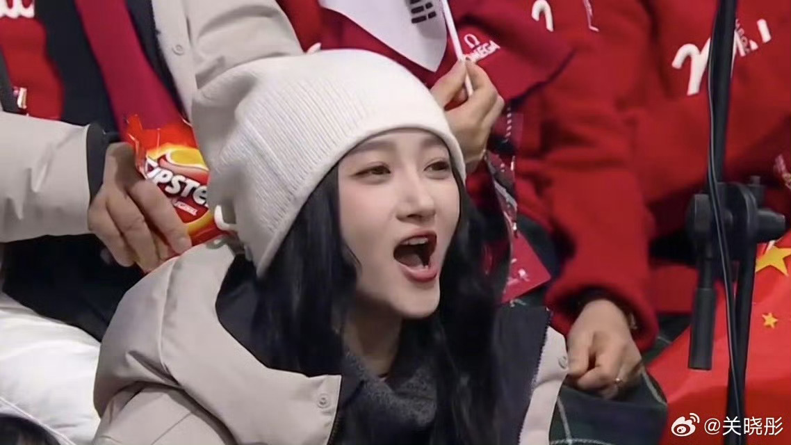 关晓彤与王濛冬奥合影盛赞中国队