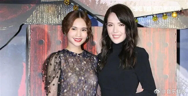 杨丞琳许玮甯同框互动默契颜值气质双在线