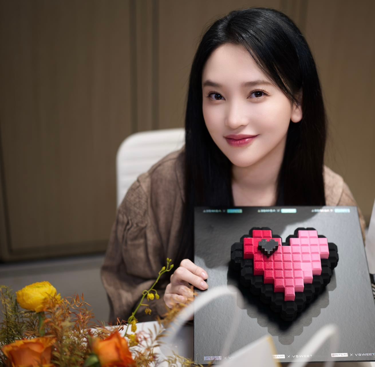 金莎孙丞潇情人节画蛋糕变真蛋糕甜蜜互动