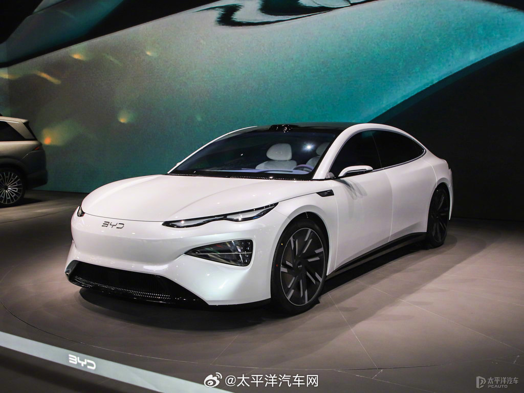 比亚迪海洋网发布8系双旗舰，海豹08与海狮08明年一季度亮相