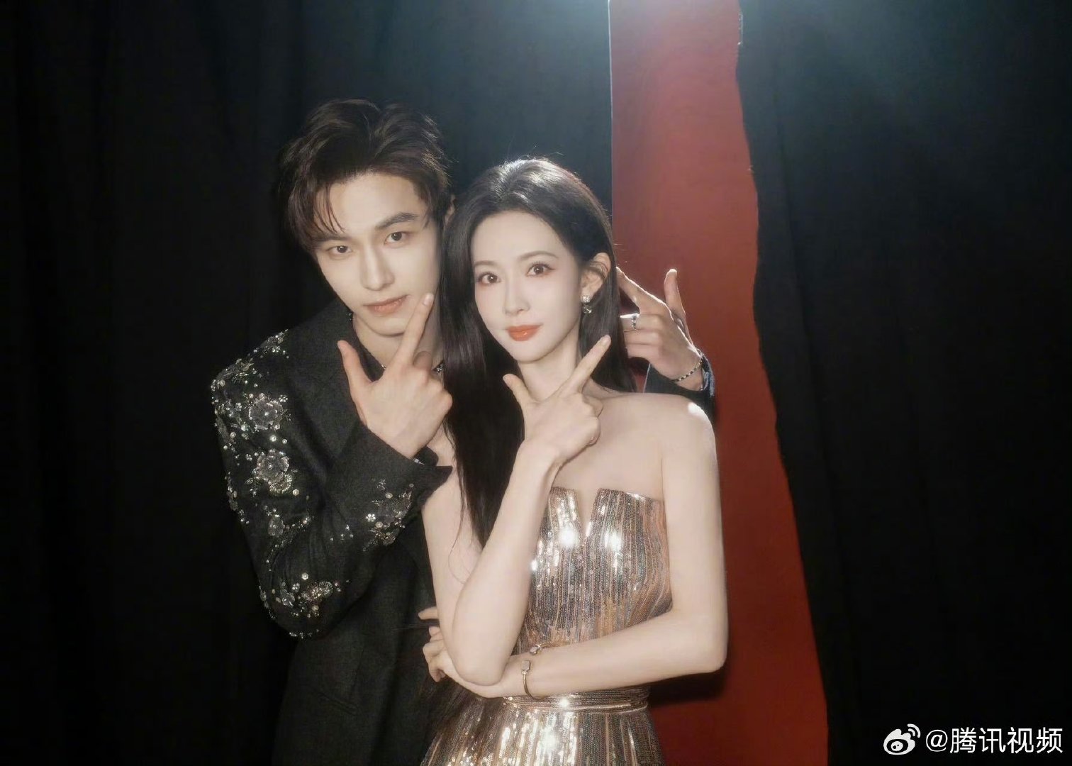 孟子义何与亮相耀客发布会