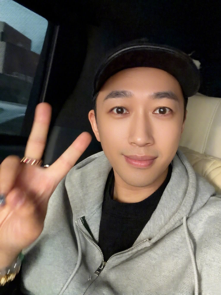 于正称AI不会取代影视行业，呼吁专注当下拥抱变化