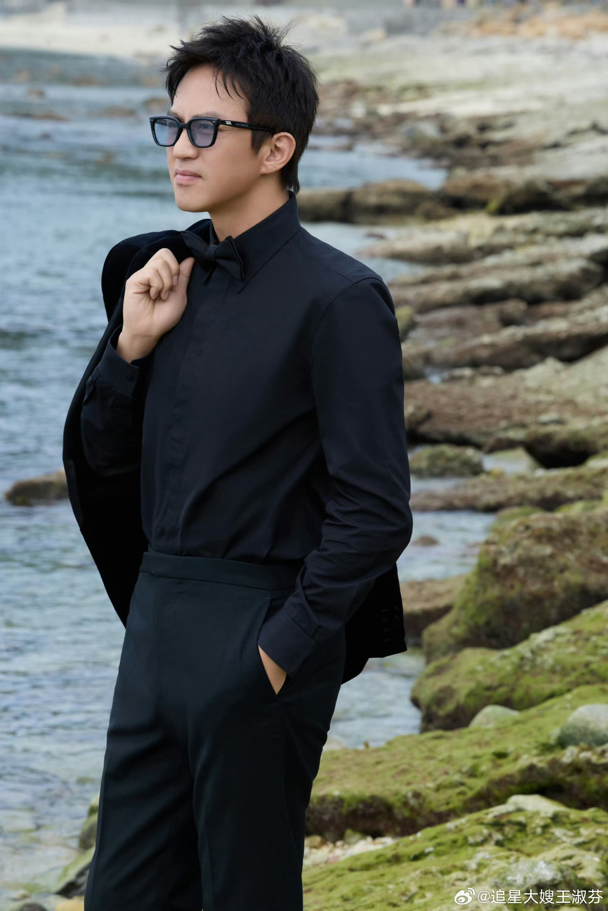 邓超官宣加盟湖南卫视跨年演唱会，海报自带魔性BGM