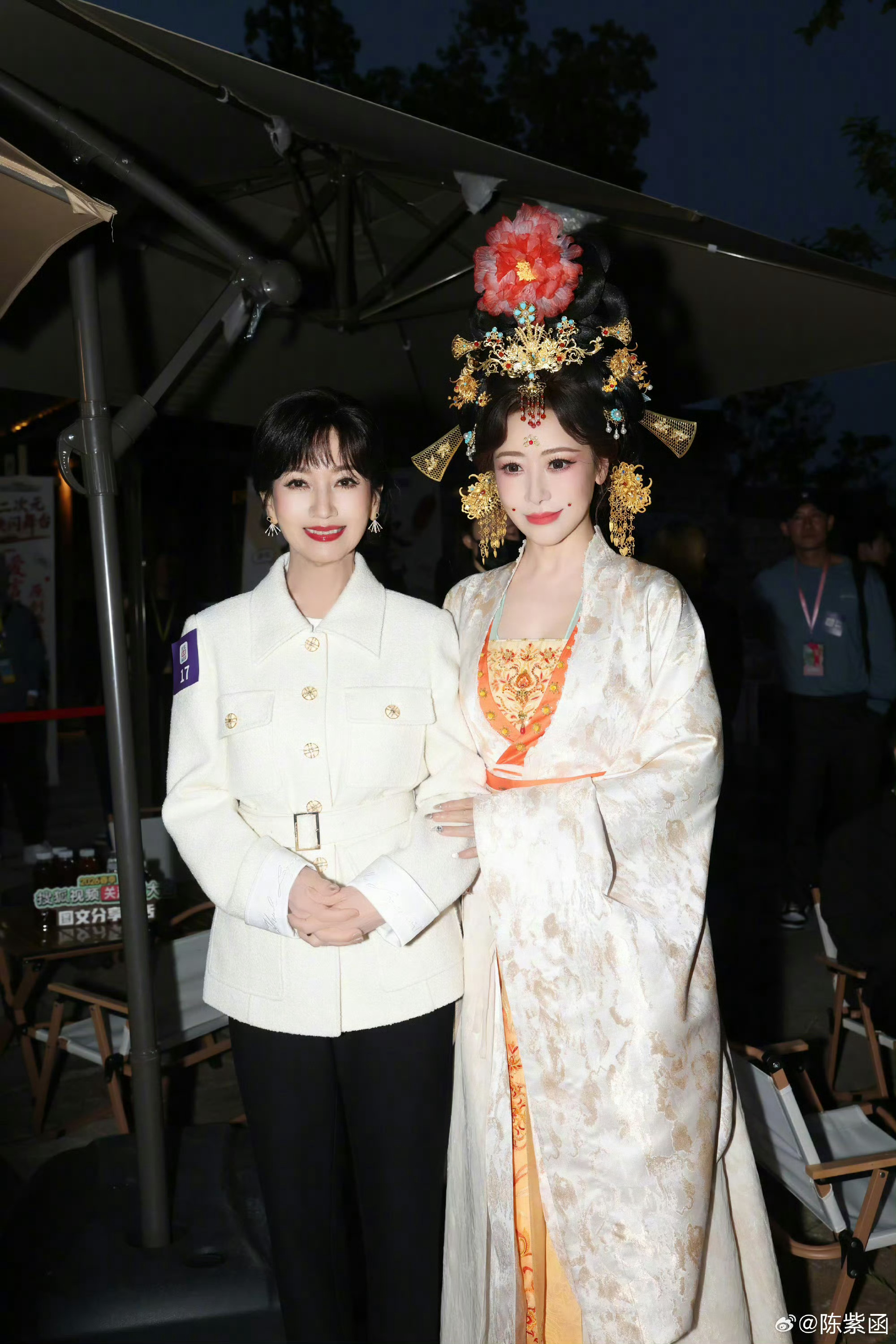 赵雅芝陈紫函跨世纪同框重现白蛇青蛇经典