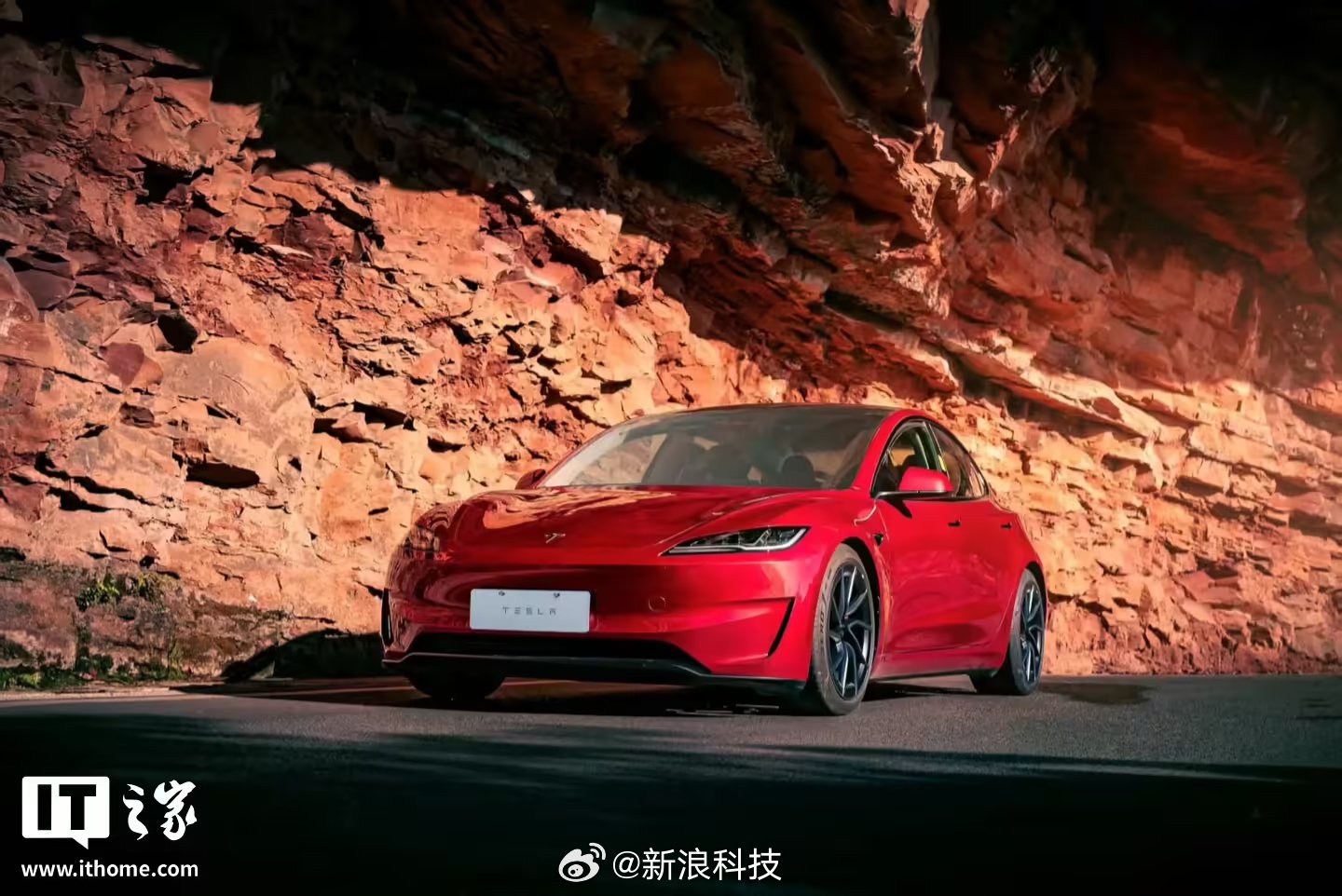 美调查近18万辆特斯拉Model3车门应急装置问题