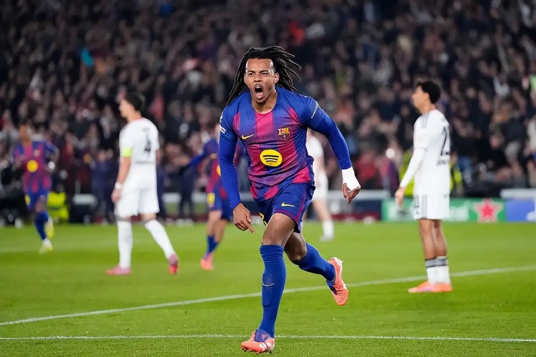 孔德3分钟双响助巴萨2比1逆转法兰克福