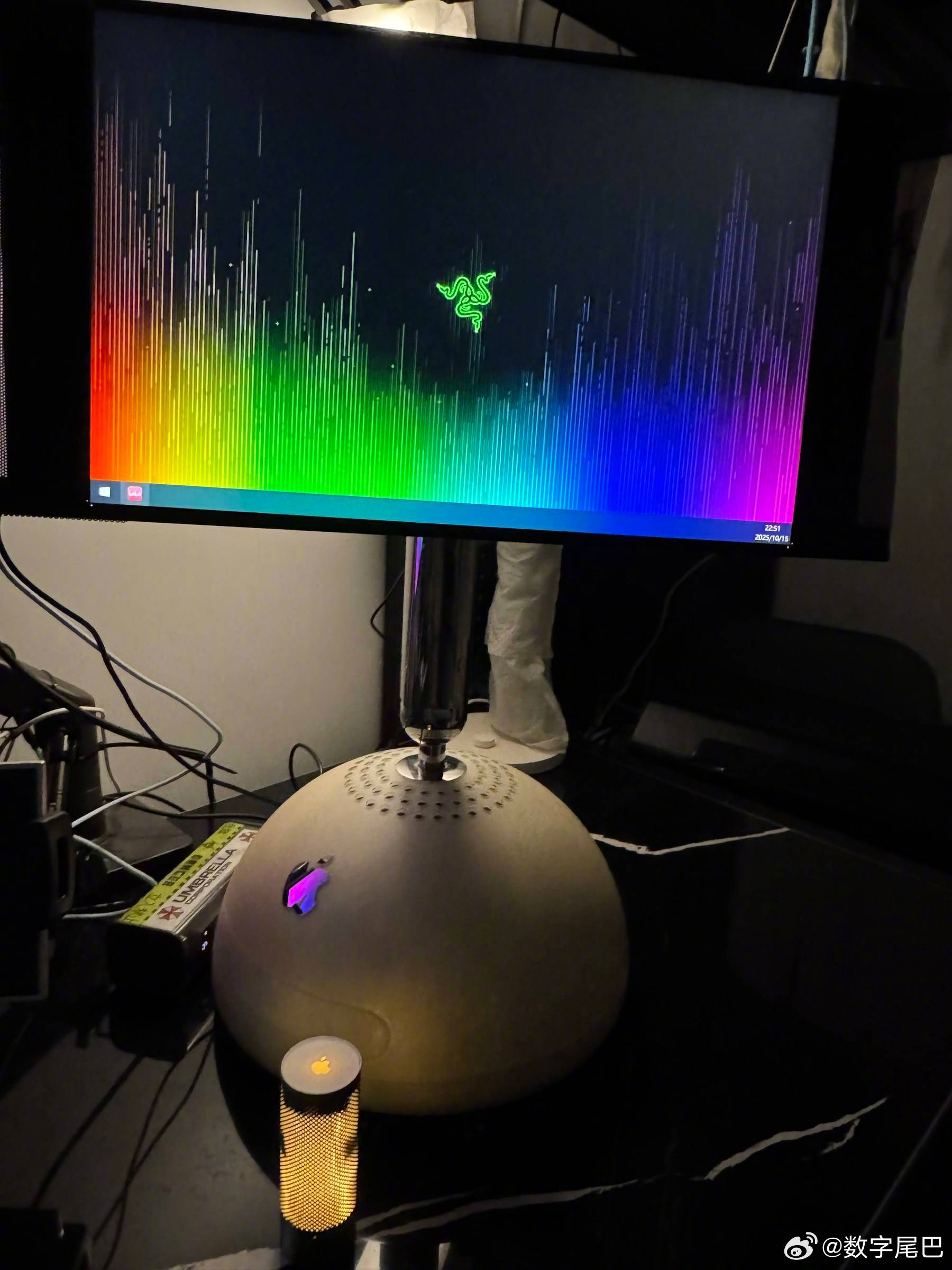 iMac G4改装蛇果屏亮相，乔布斯时代经典焕新