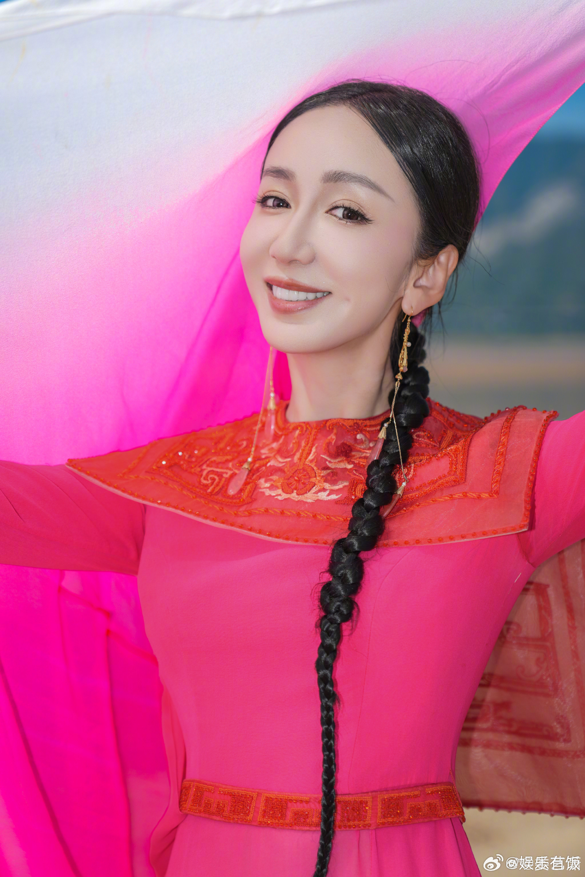 娄艺潇跨界短剧引用胡一菲台词回应