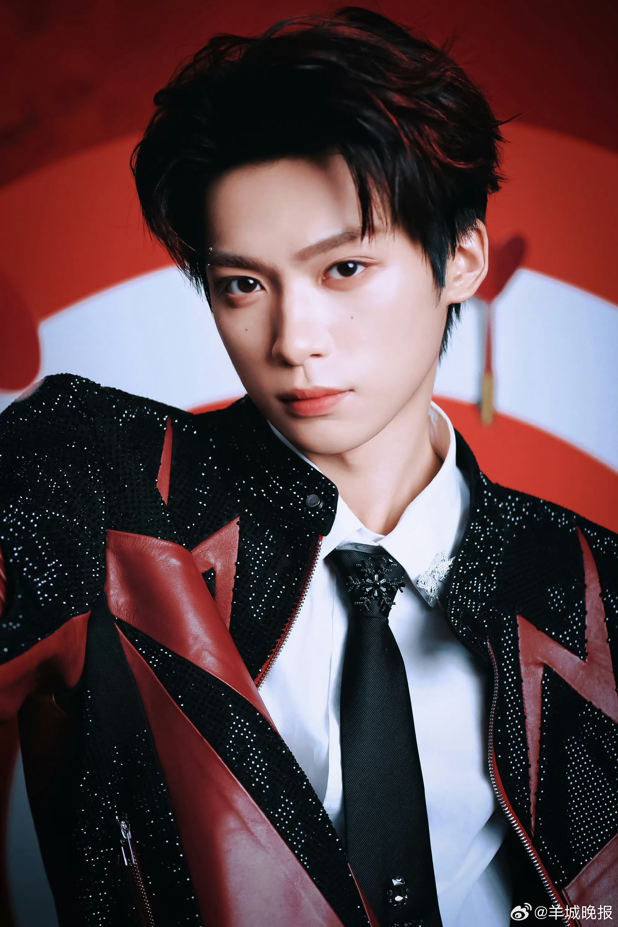 明星冬日OOTD大赏，范丞丞杨紫等晒温暖穿搭