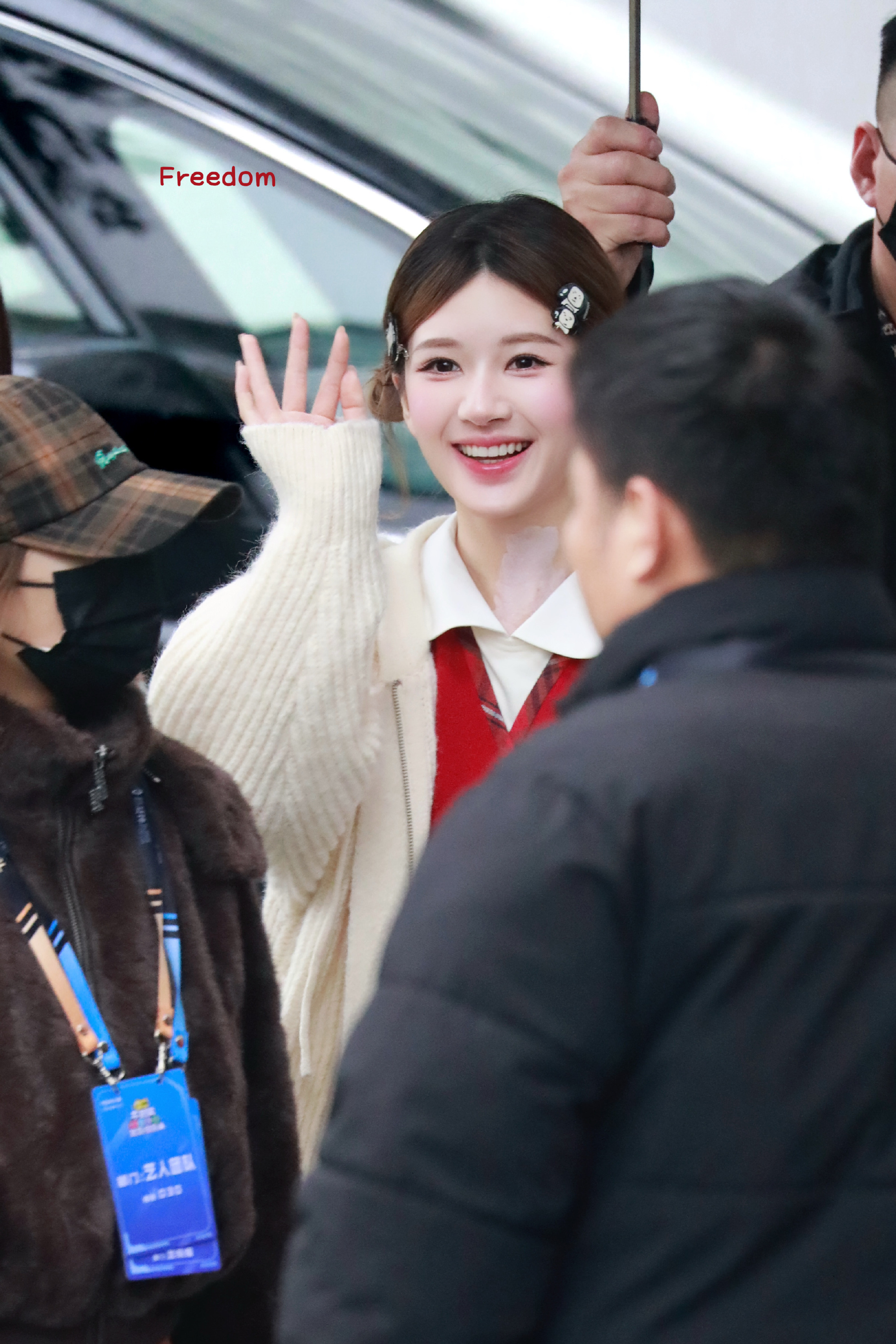 赵露思童年照曝光，网友直呼可爱