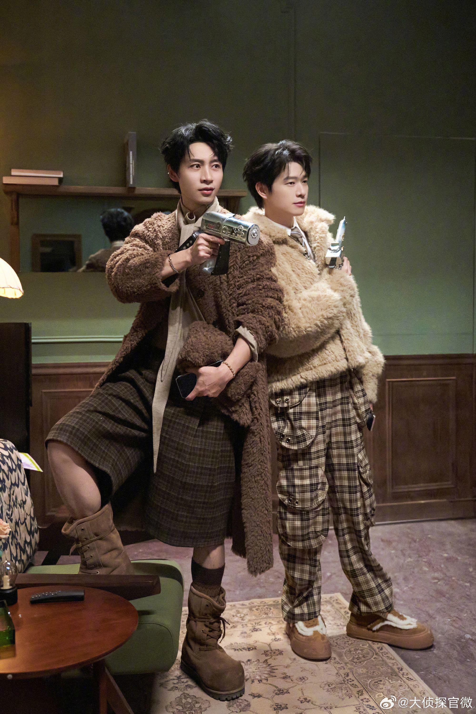 魏晨魏大勋持枪剧照曝光，双魏组合气场全开