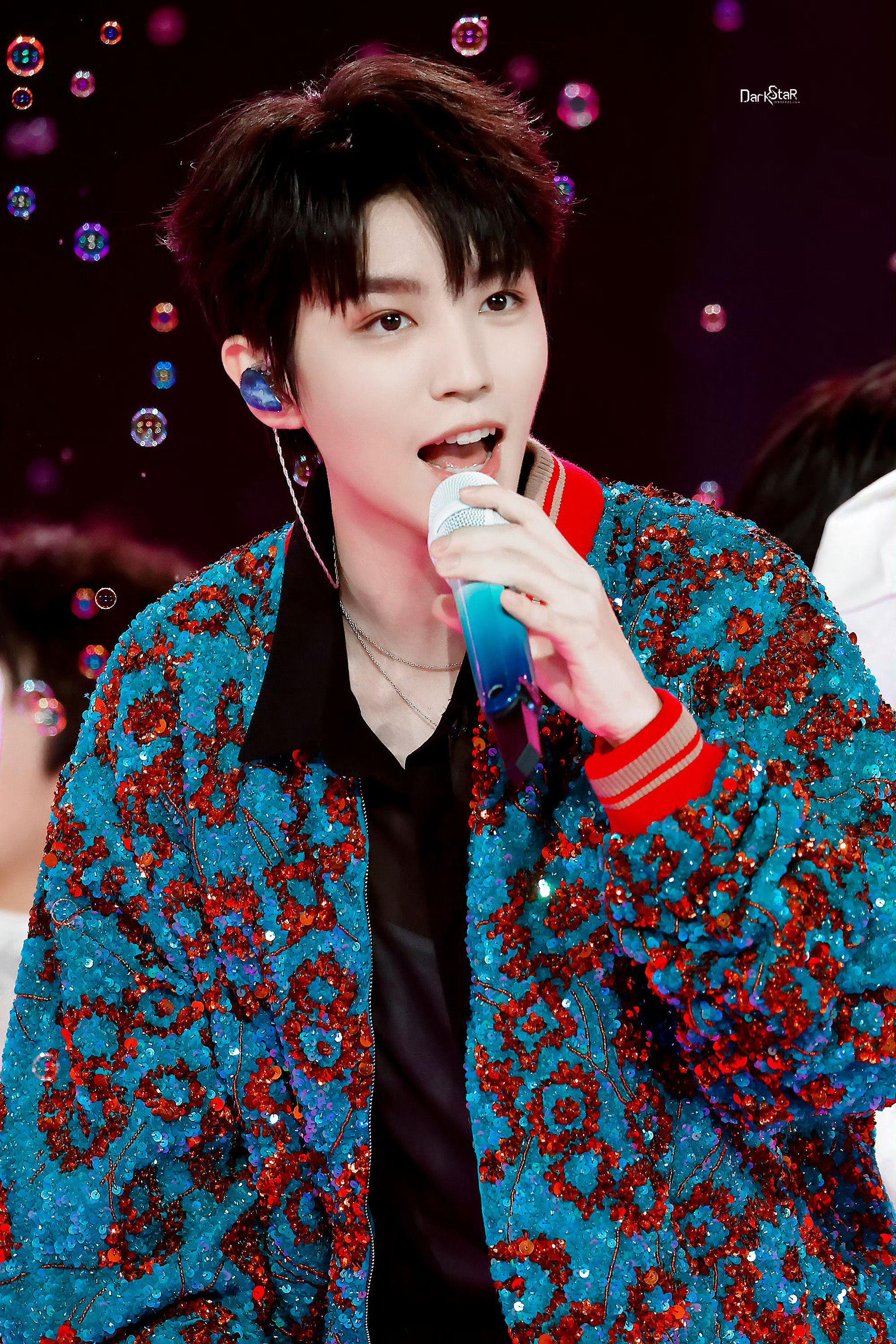 王俊凯发文鼓励粉丝探索无境之旅