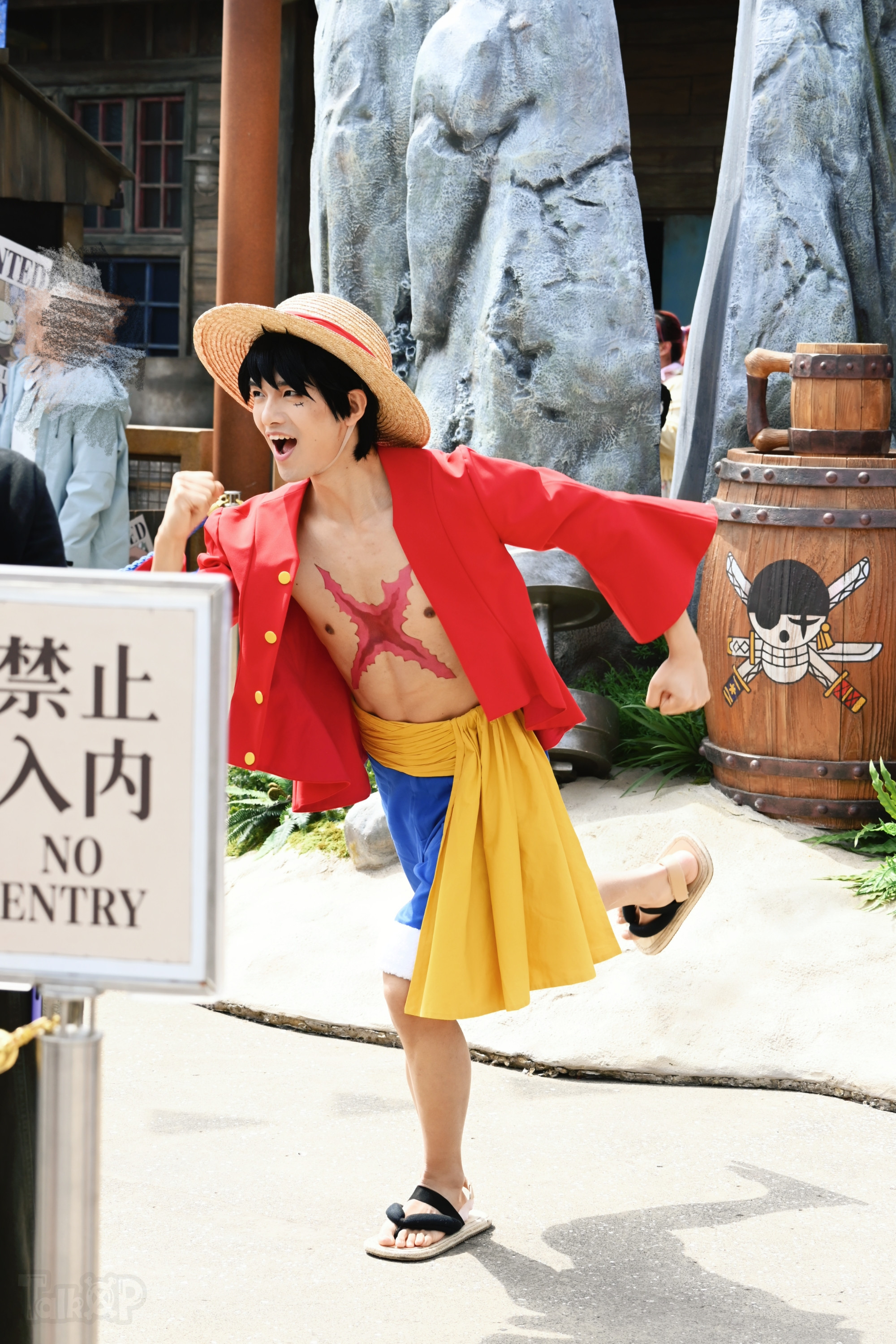 北京环球影城海贼王餐厅东海五人组演员亮相