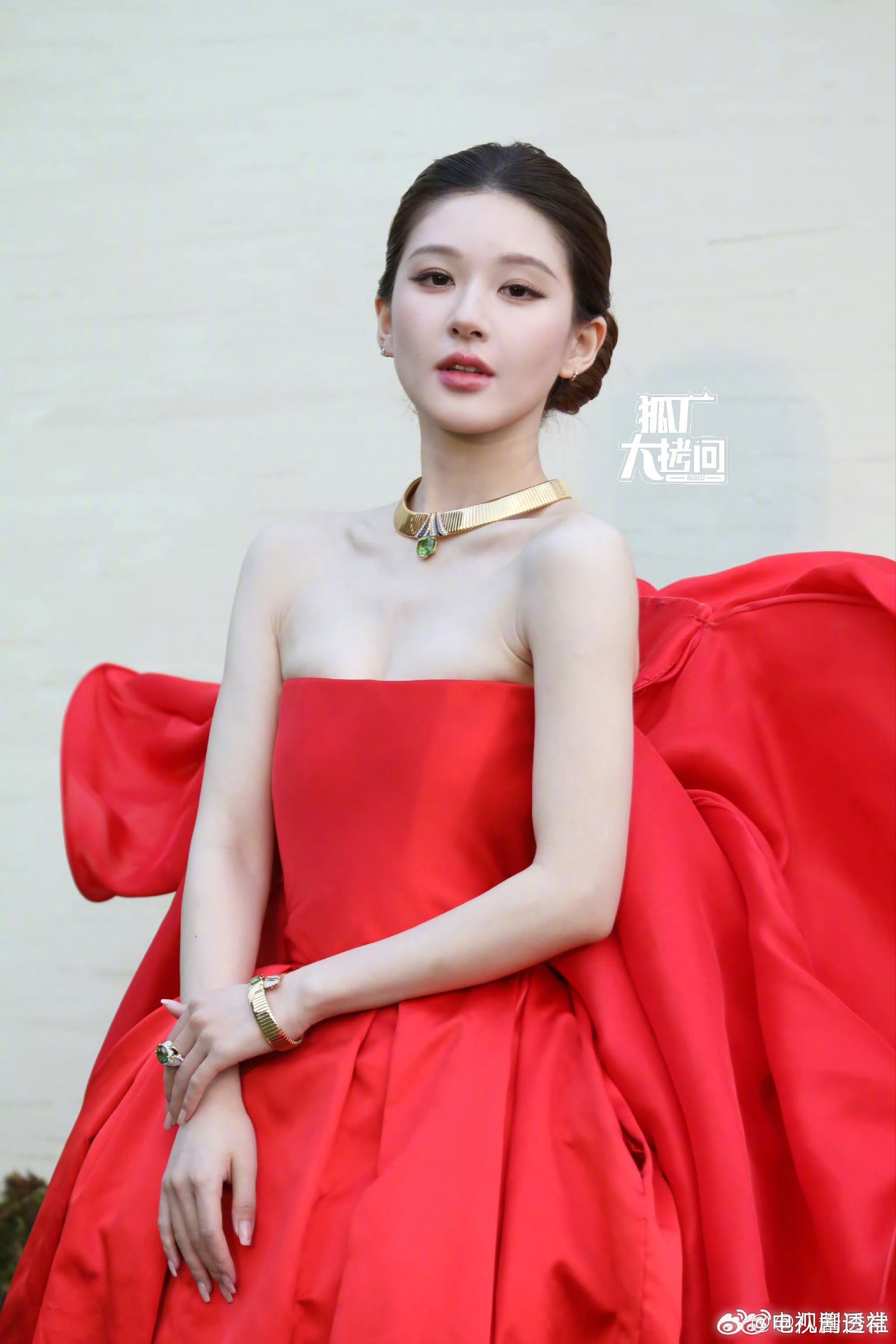 赵露思等9位女星亮相VOGUE红毯生图状态佳