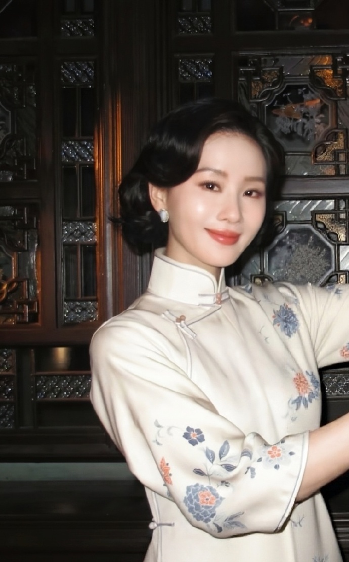 刘诗诗民国造型清丽素雅引期待