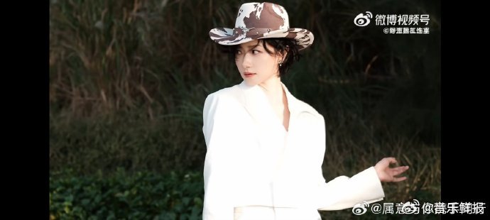 黄晓明万茜同框尽显默契，二度考博显执着