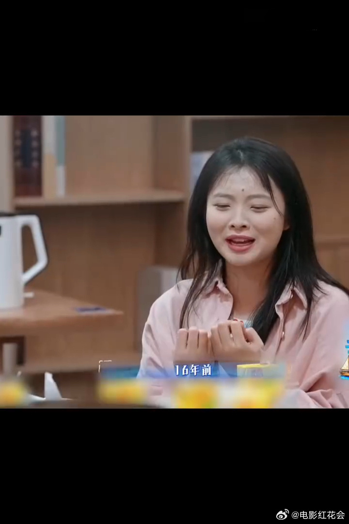 观众错认维嘉为何炅，撞脸乌龙笑点十足