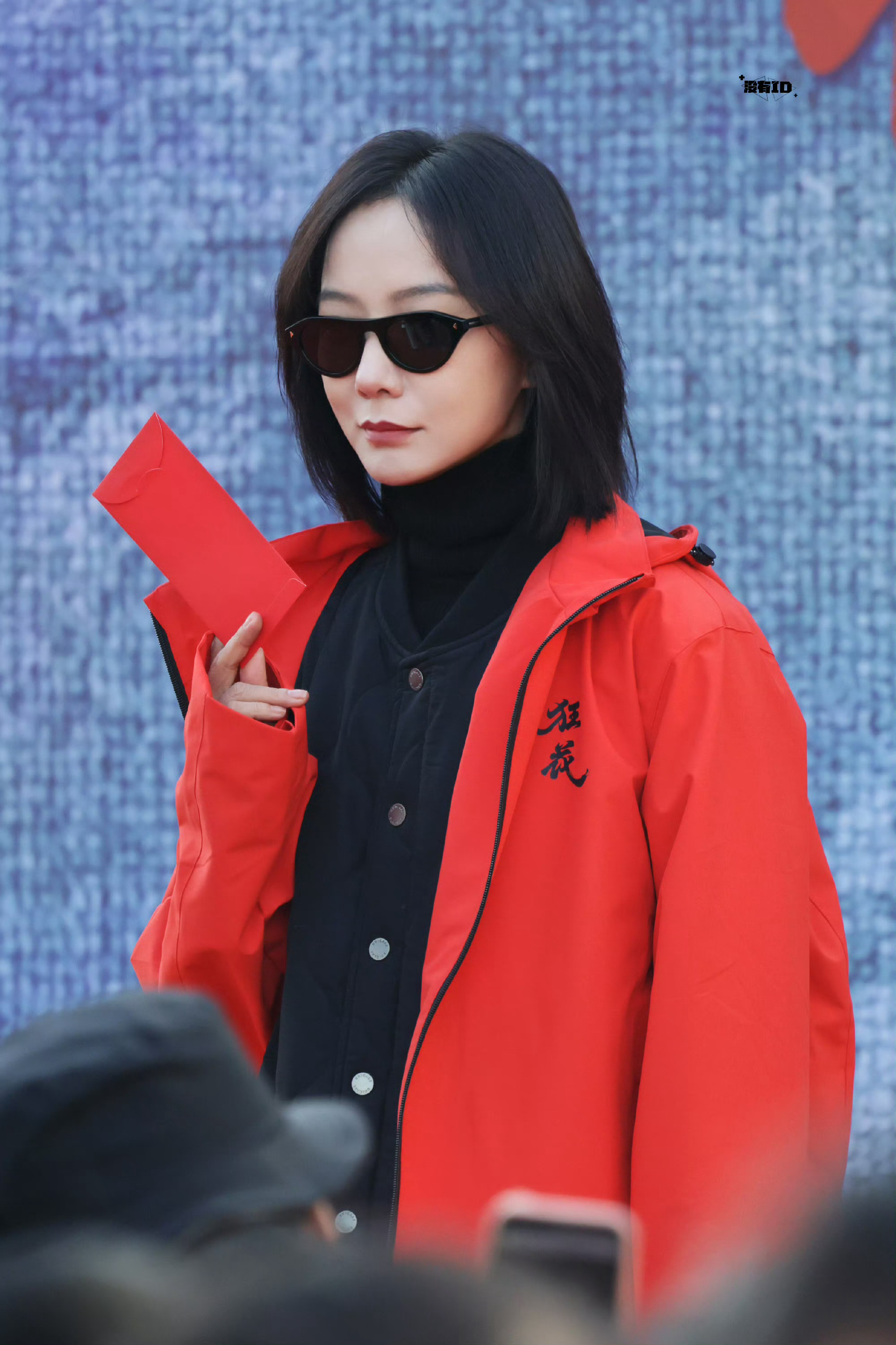 宋茜王珞丹王子文主演悬疑剧狂花开机，女性群像暗藏反转