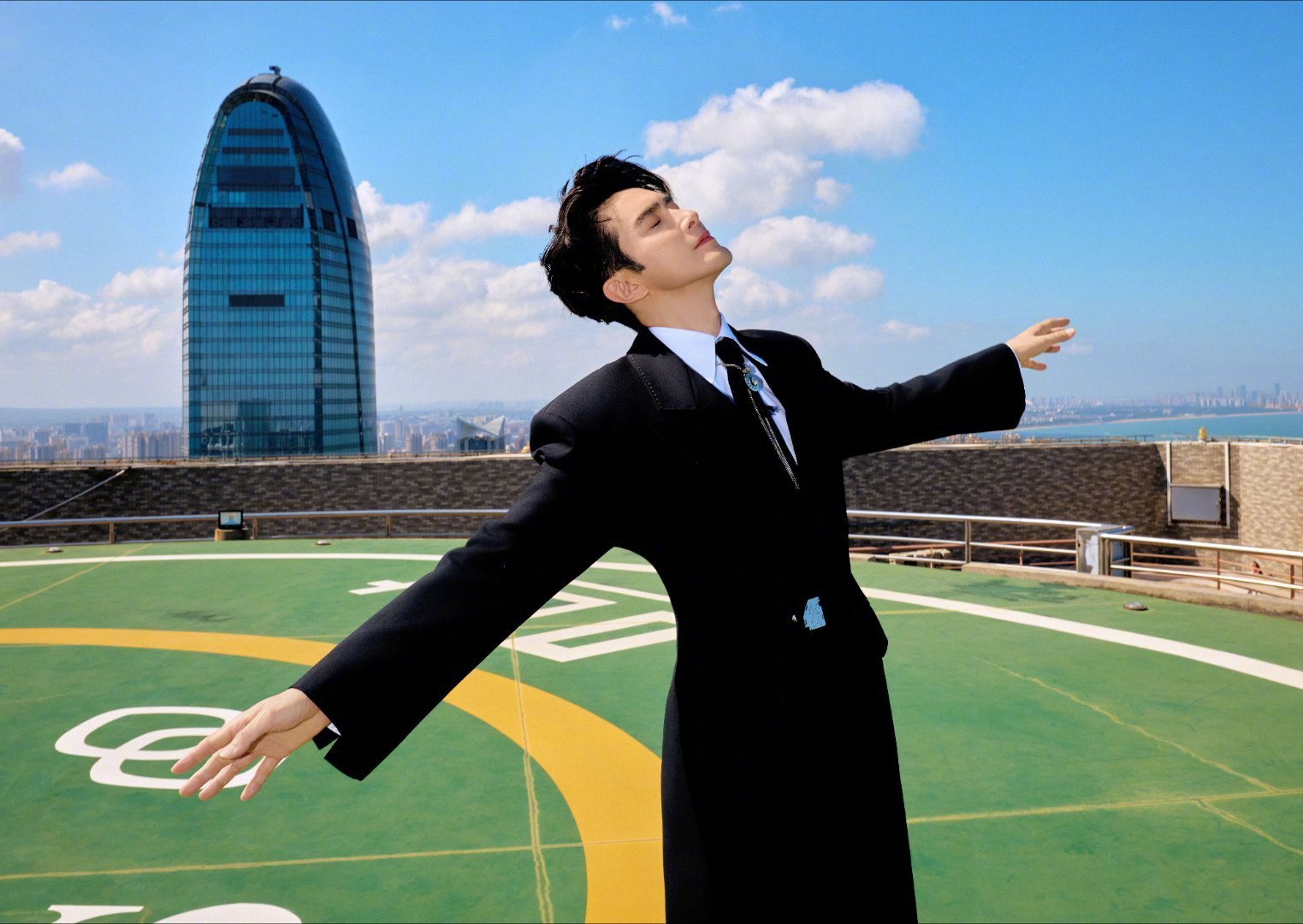 高伟光停机坪造型神似黑客帝国