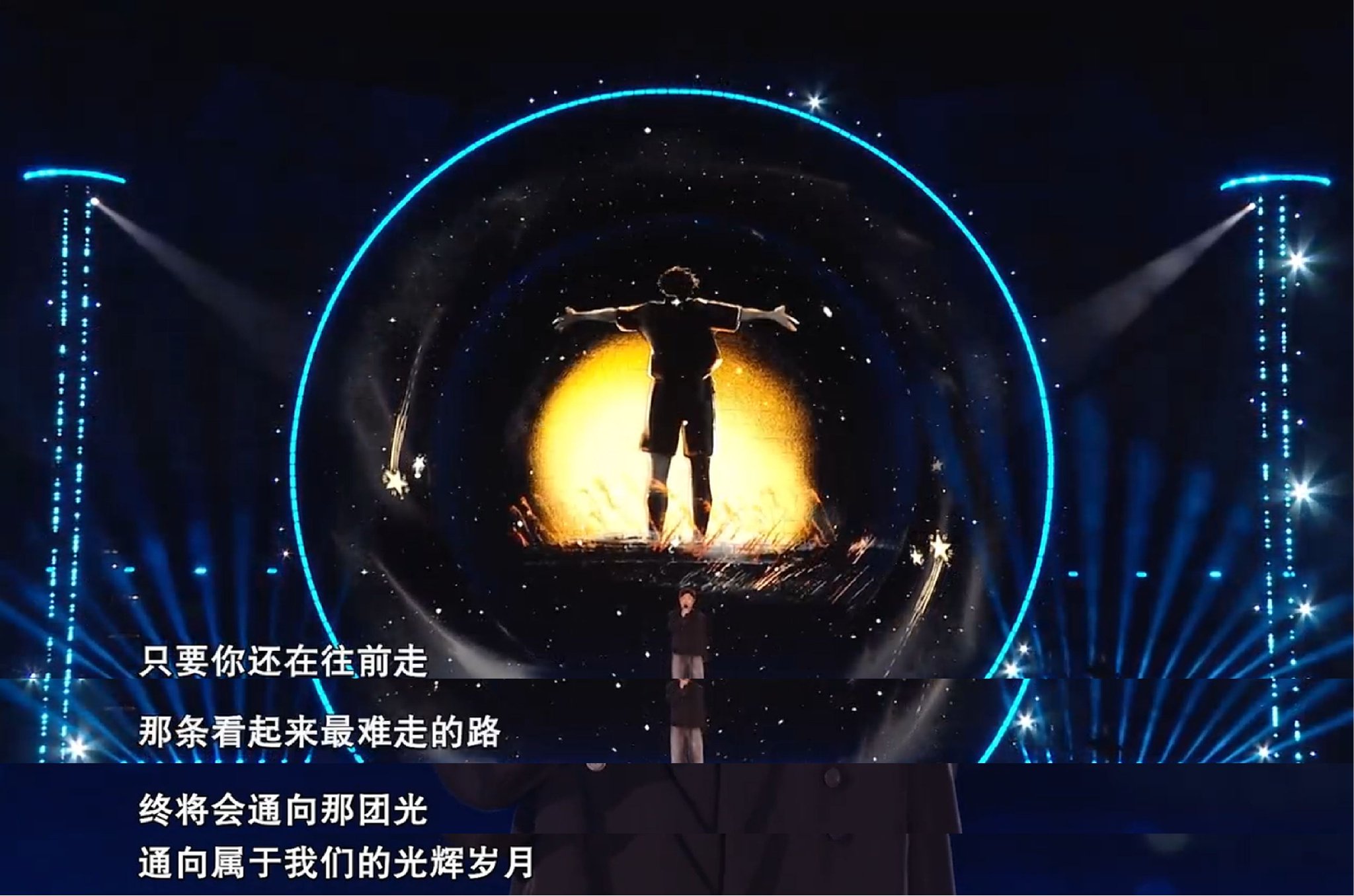 黄渤鸿蒙盛典分享人生智慧，鸿蒙终端设备数突破2700万