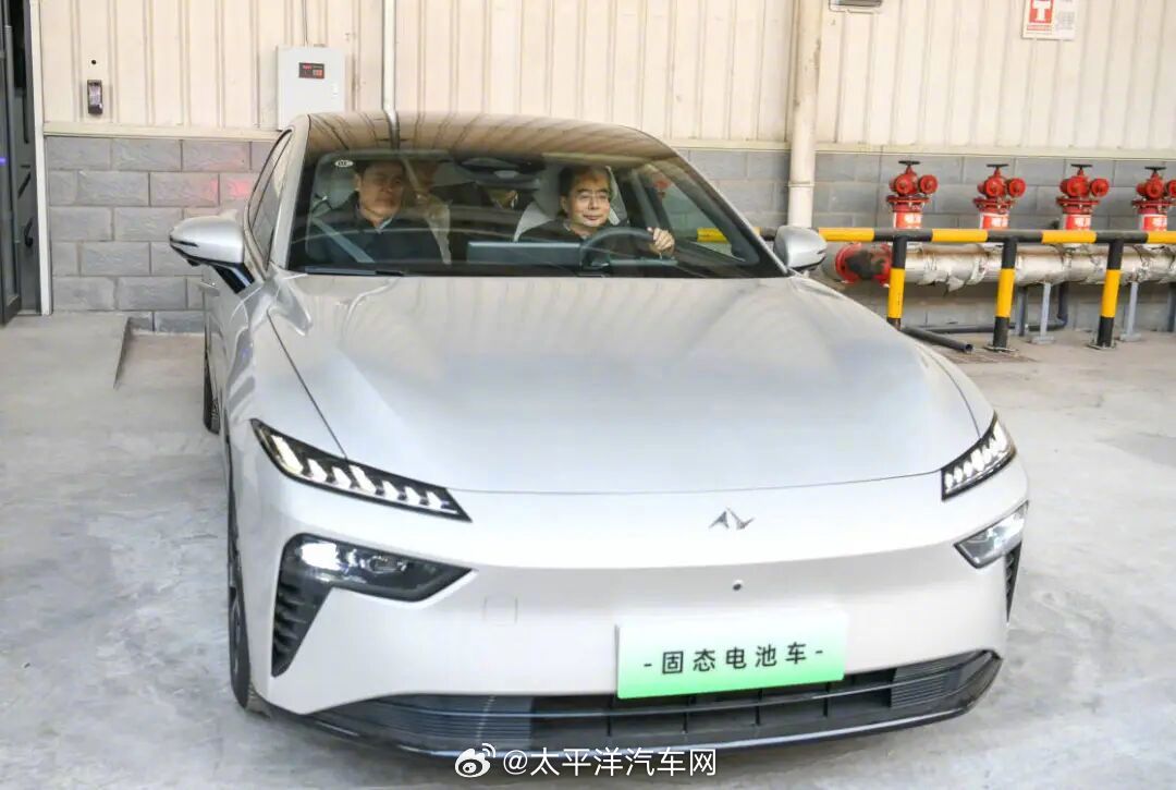 东风官宣半固态电池开发成功，全固态电池2026年量产