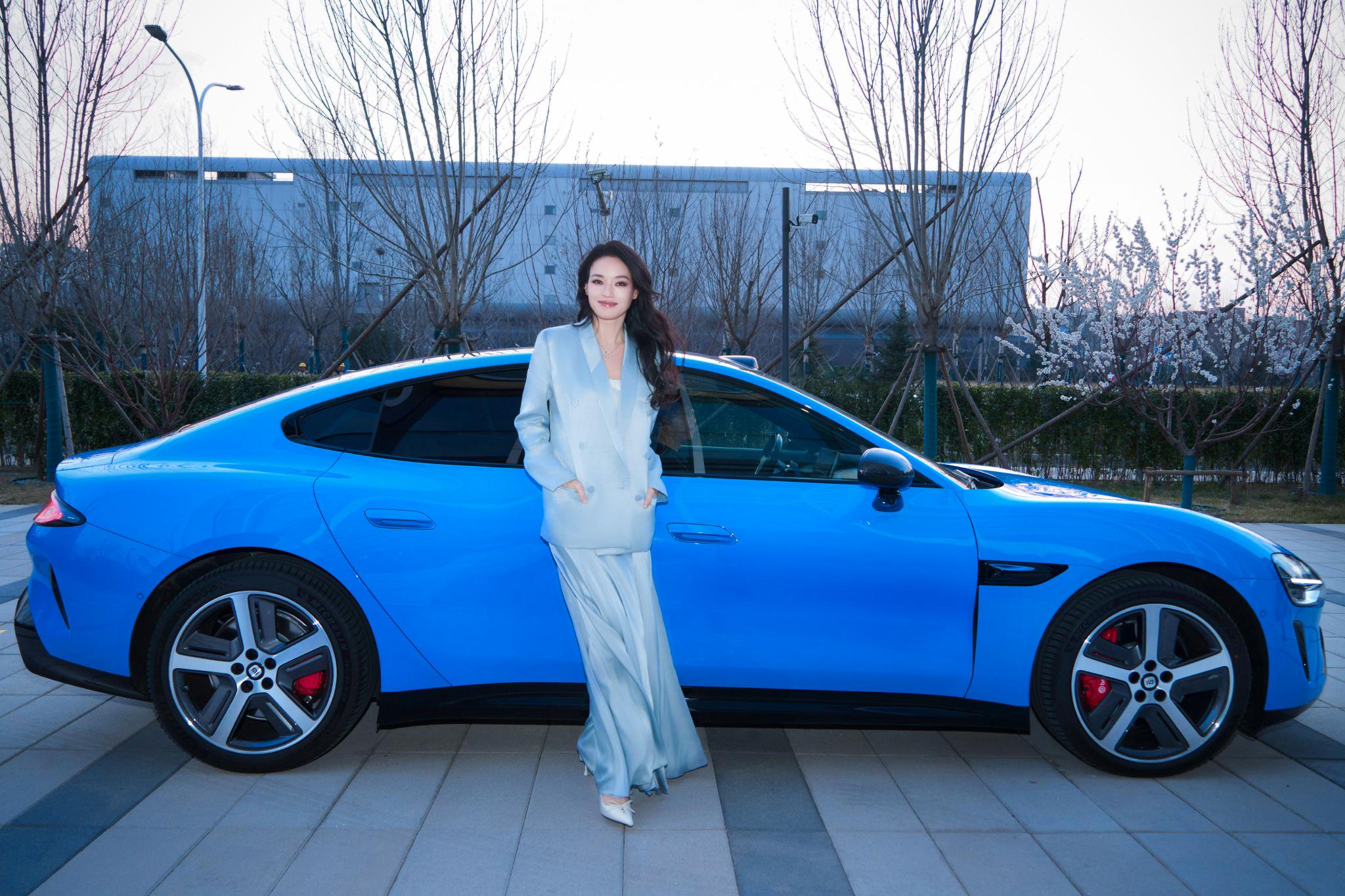 舒淇苏炳添代言小米汽车，广告片谈放松与安全感